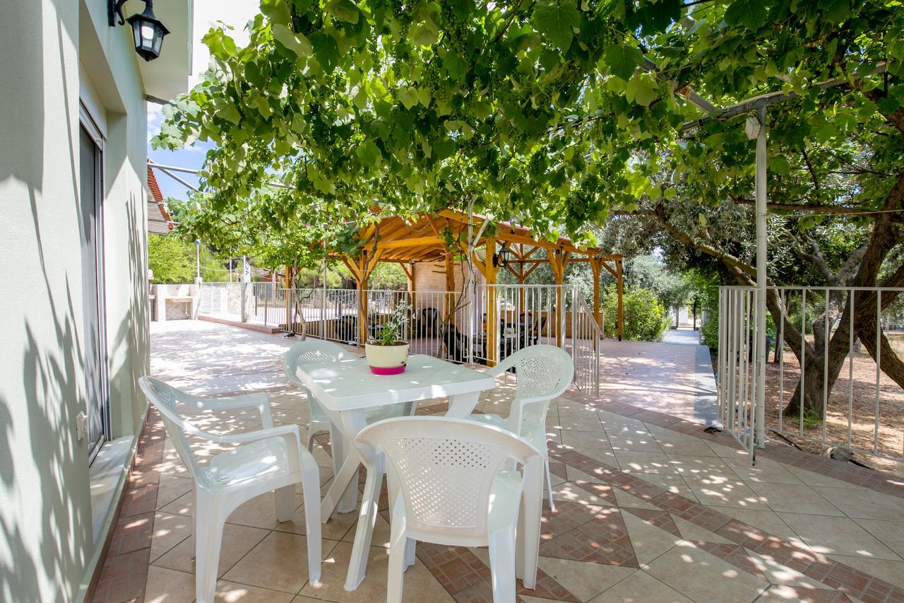 Villa Dimitris Potos Luaran gambar