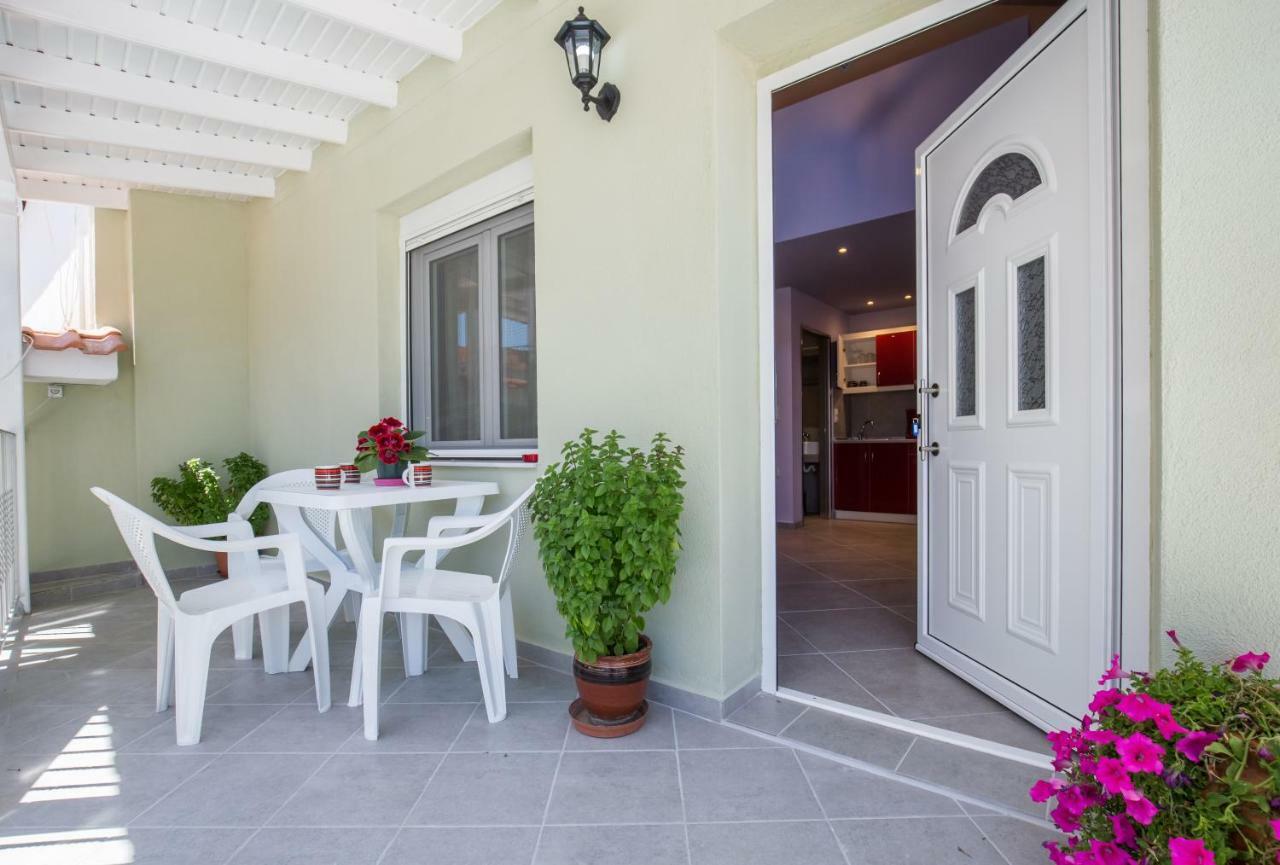 Villa Dimitris Potos Luaran gambar
